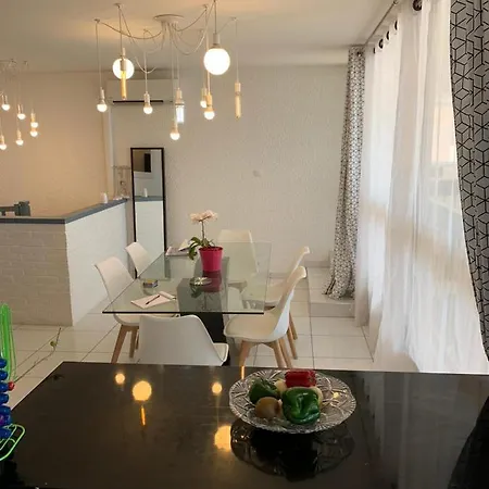 Beautiful Apartment With Pool And Sea View In Bormes-Les-Mimosas *
